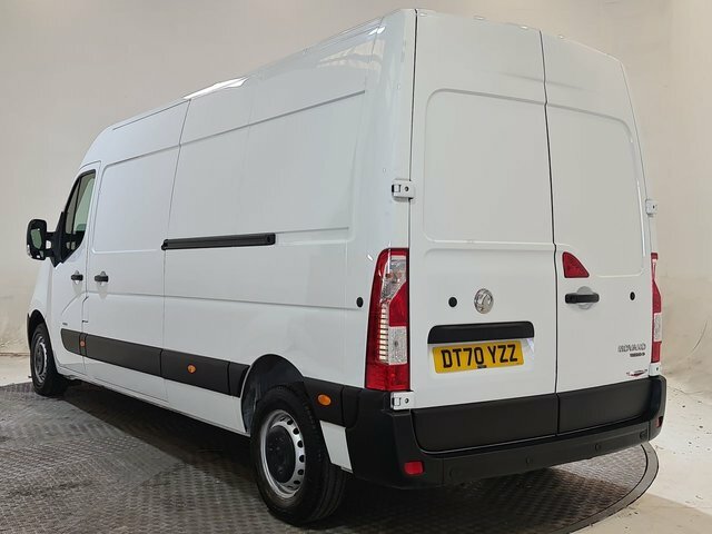 Compare Vauxhall Movano Diesel DT70YZZ White