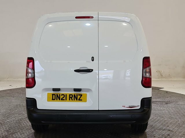 Compare Vauxhall Combo Diesel DN21RNZ White