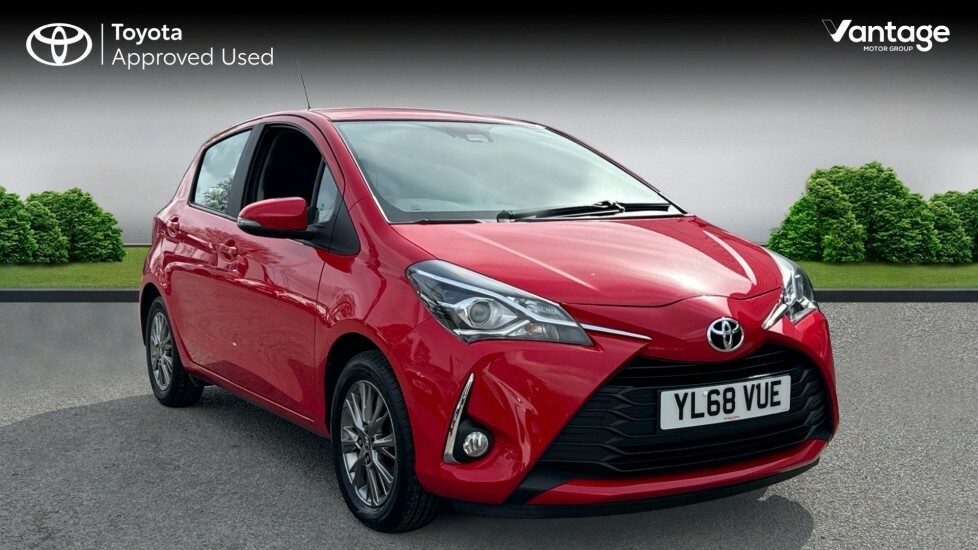 Compare Toyota Yaris 1.5 Vvt-i Icon Euro 6 YL68VUE Red