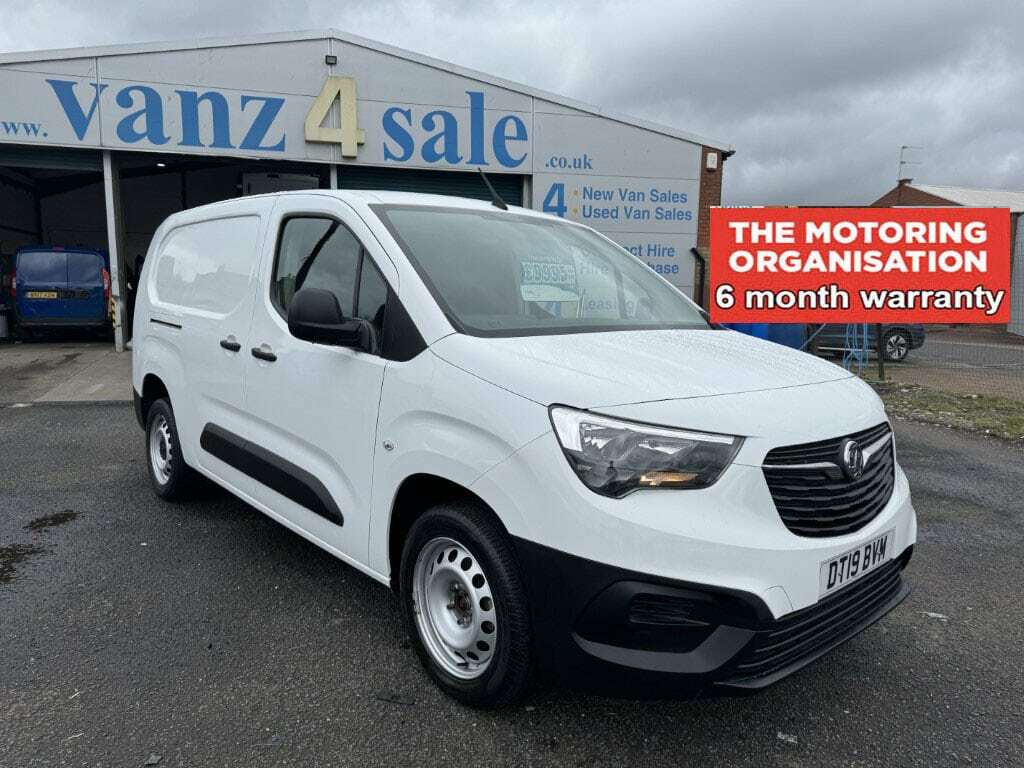 Compare Vauxhall Combo Vauxhall Combo 2019 1.6 Cdti DT19BVM White
