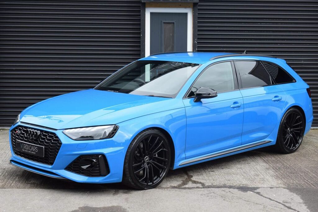 Compare Audi RS4 Estate 2.9 WP71VRY Blue
