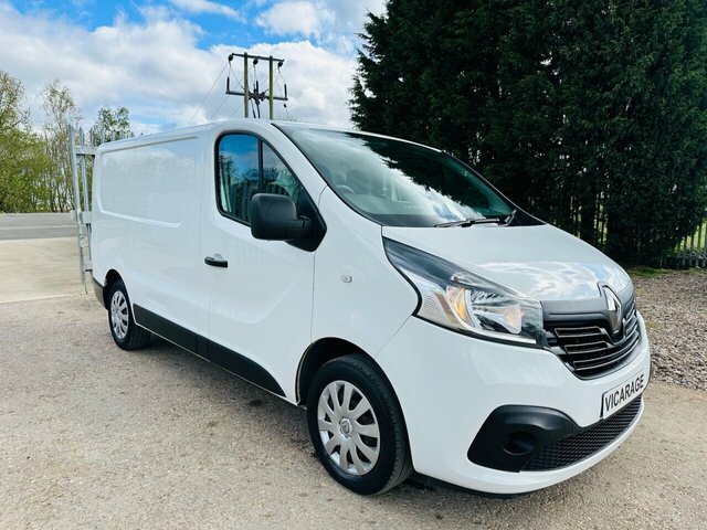 Compare Renault Trafic 1.6 Sl29 Business Plus Energy Dci 125 Bhp NG17NDD White