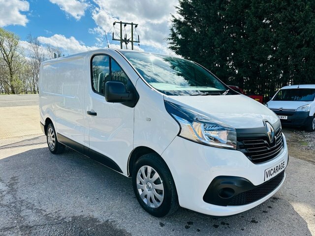 Compare Renault Trafic 1.6 Sl29 Business Plus Energy Dci 125 Bhp NK67TFE White