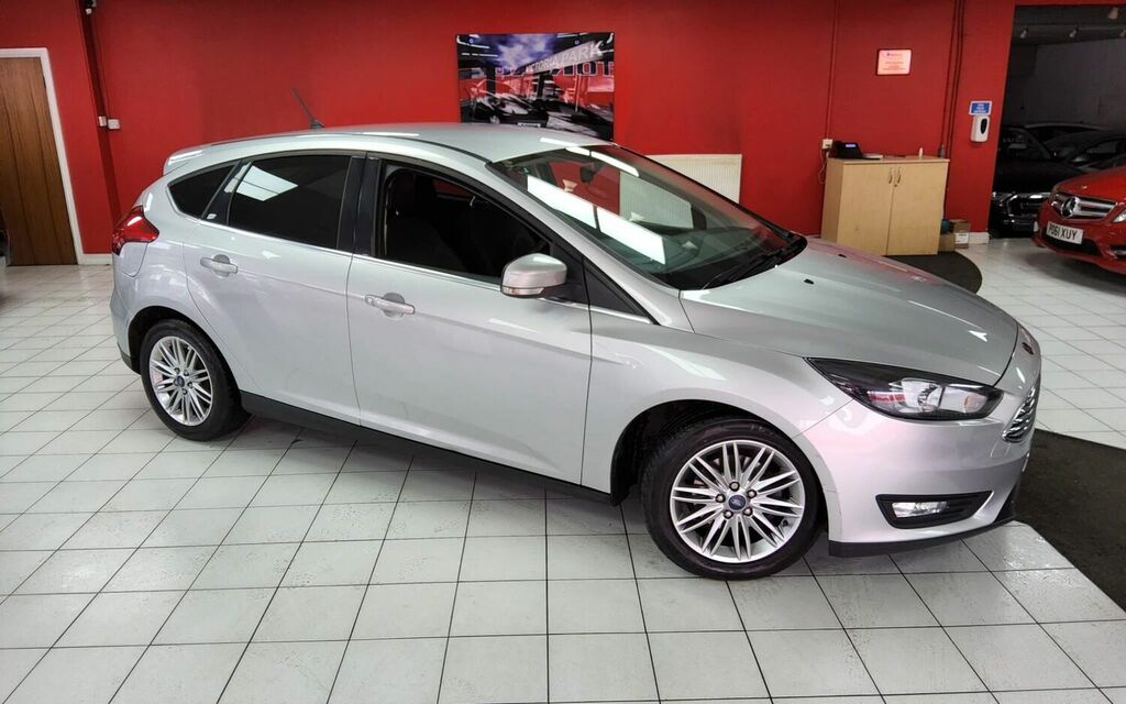 Compare Ford Focus Hatchback 1.0T CU18VRF Silver