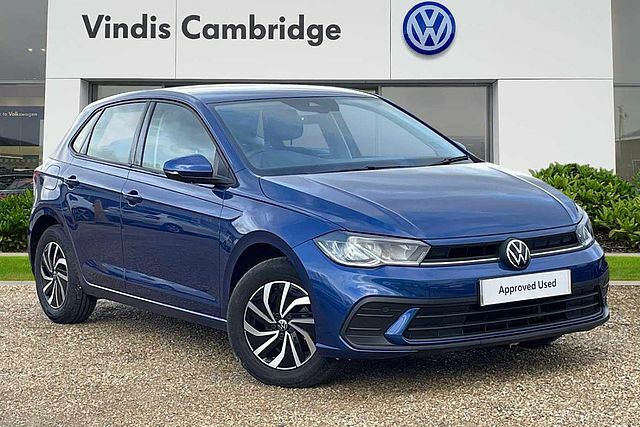 Compare Volkswagen Polo Volkswagen Polo Life 1.0 80Ps 5-Speed GD23VHB Blue