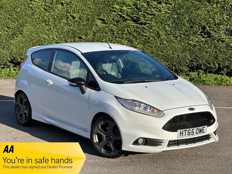 Compare Ford Fiesta St-2 HT65OWE White