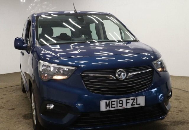 Compare Vauxhall Combo Life Life 1.2L Energy Ss 109 Bhp ME19FZL Blue