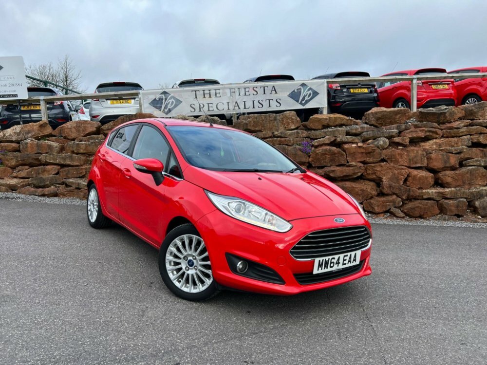 Compare Ford Fiesta 1.0T Ecoboost Titanium Euro 5 Ss MW64EAA Red