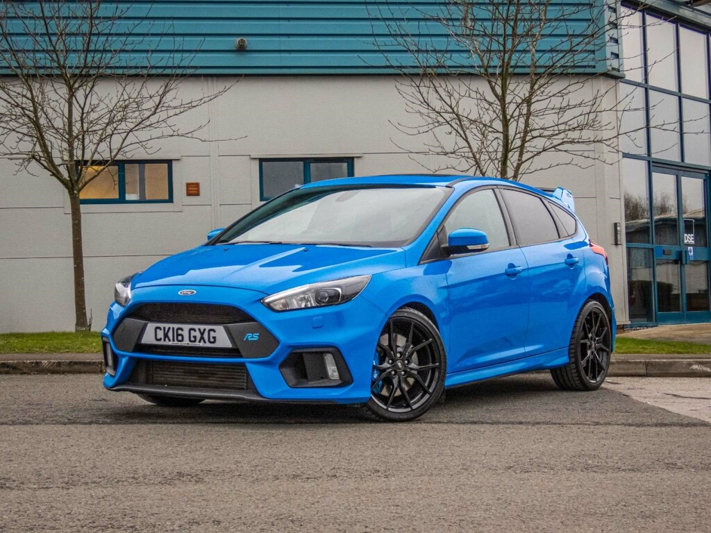 Compare Ford Focus Rs 4Wd CK16GXG Blue
