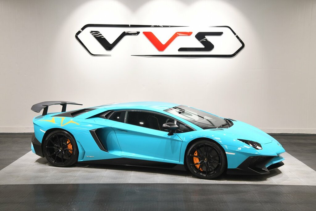 Compare Lamborghini Aventador Lp 750-4 Sv L4SVV Blue