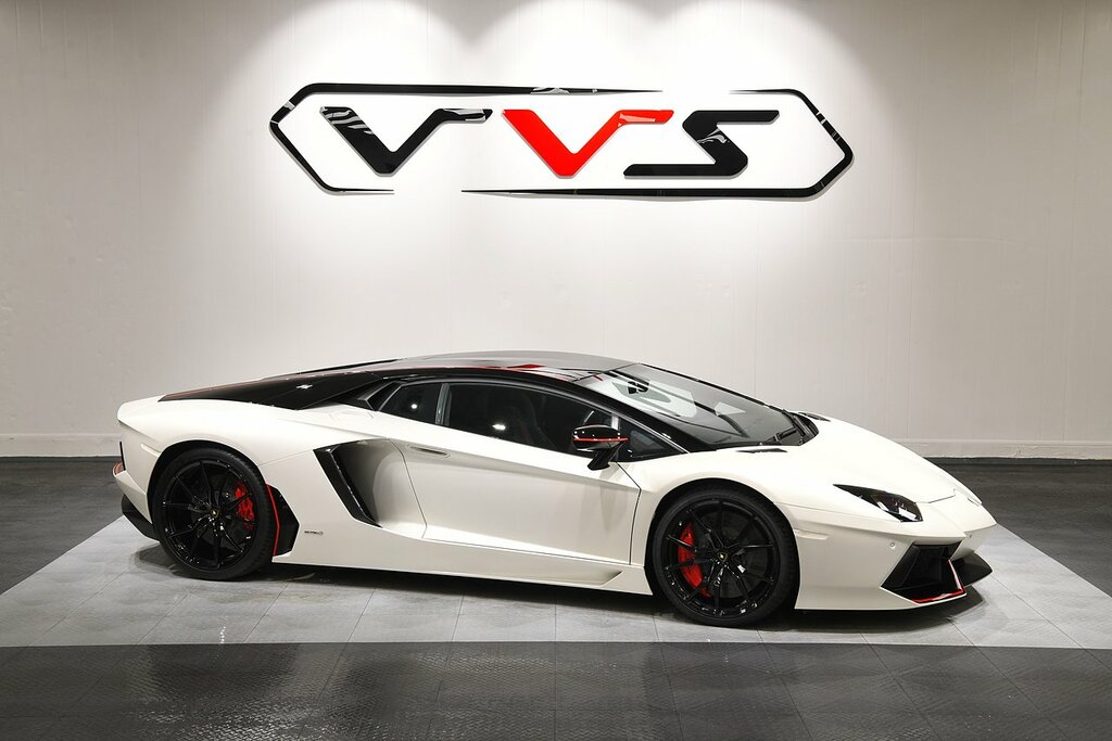 Compare Lamborghini Aventador V12 Lp 700-4 Pirelli Edition TO65LOW White