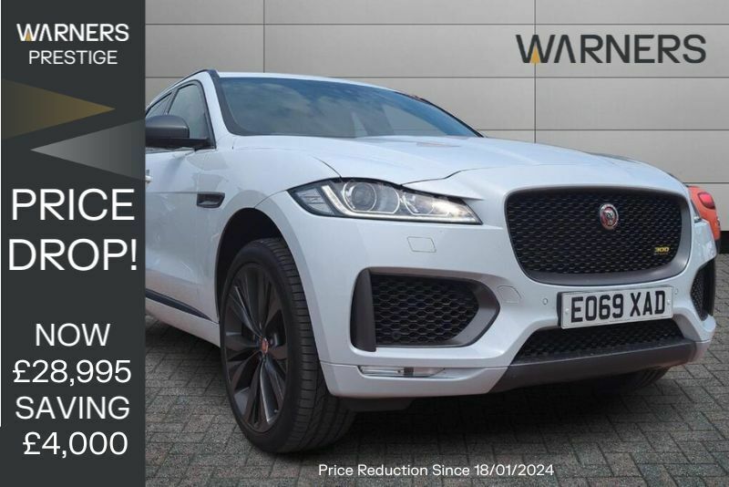 Compare Jaguar F-Pace 2.0 300 300 Sport Awd EO69XAD White
