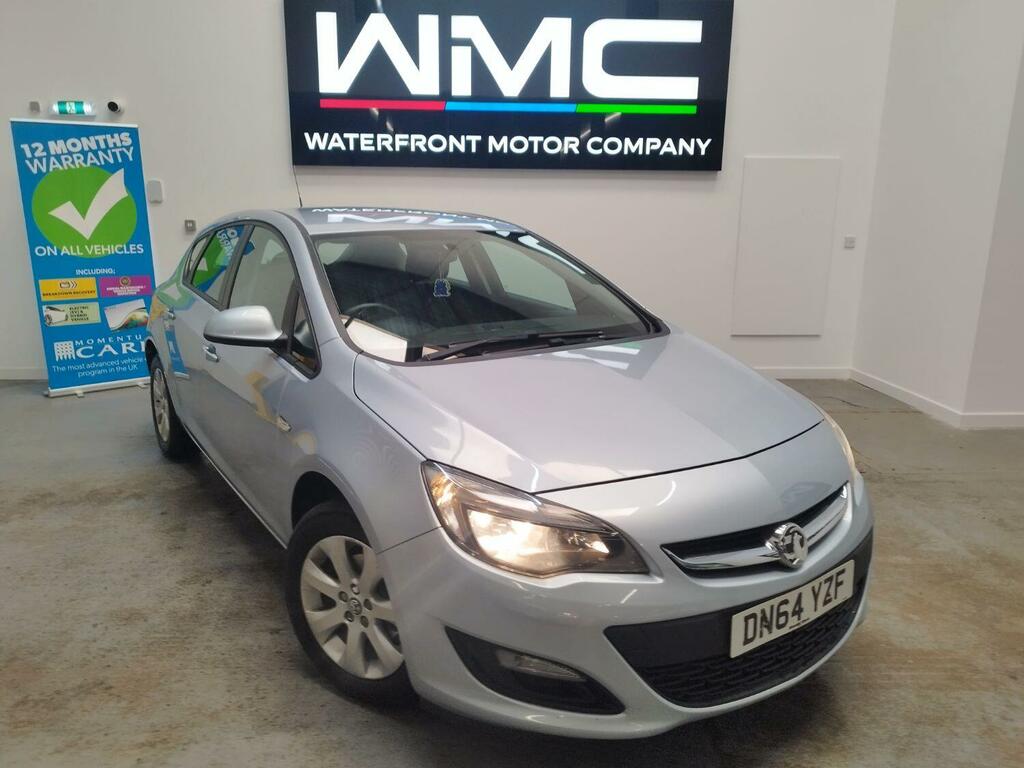 Compare Vauxhall Astra 1.6 16V Design 2014 DN64YZF Silver