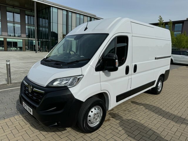 Compare Vauxhall Movano F3500 Dynamic Ss 2.2Turbo D Eu6 L2h2 140Ps Airco DY71YKM White
