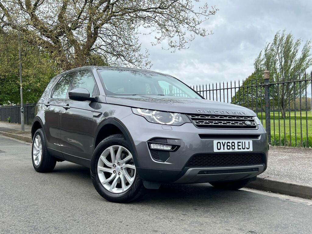 Compare Land Rover Discovery 2.0 Td4 Se Tech 178 Bhp OY68EUJ Grey