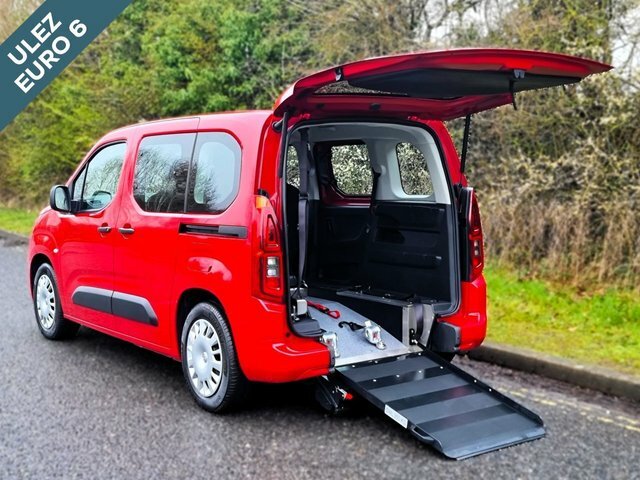 Compare Vauxhall Combo 3 Seat Wheelchair Accessible Disabled Acces WT69BYP Red