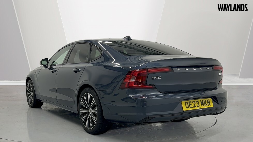 Compare Volvo S90 Recharge Ultimate, T8 Awd Phev Dark Bw Sound, 36 OE23MKN Blue
