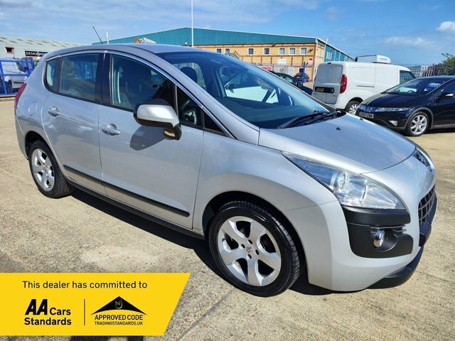 Compare Peugeot 3008 2013 1.6 E-hdi Active 115 Bhp Low Miles FT13YOC Silver