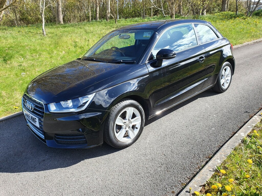 Audi A1 1.6 Tdi Se Black #1
