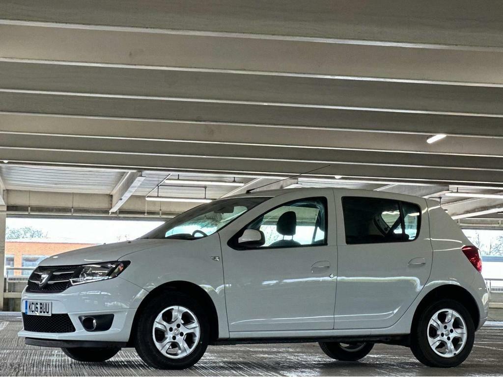 Compare Dacia Sandero 0.9 Tce Laureate Euro 6 Ss KC16BUU White