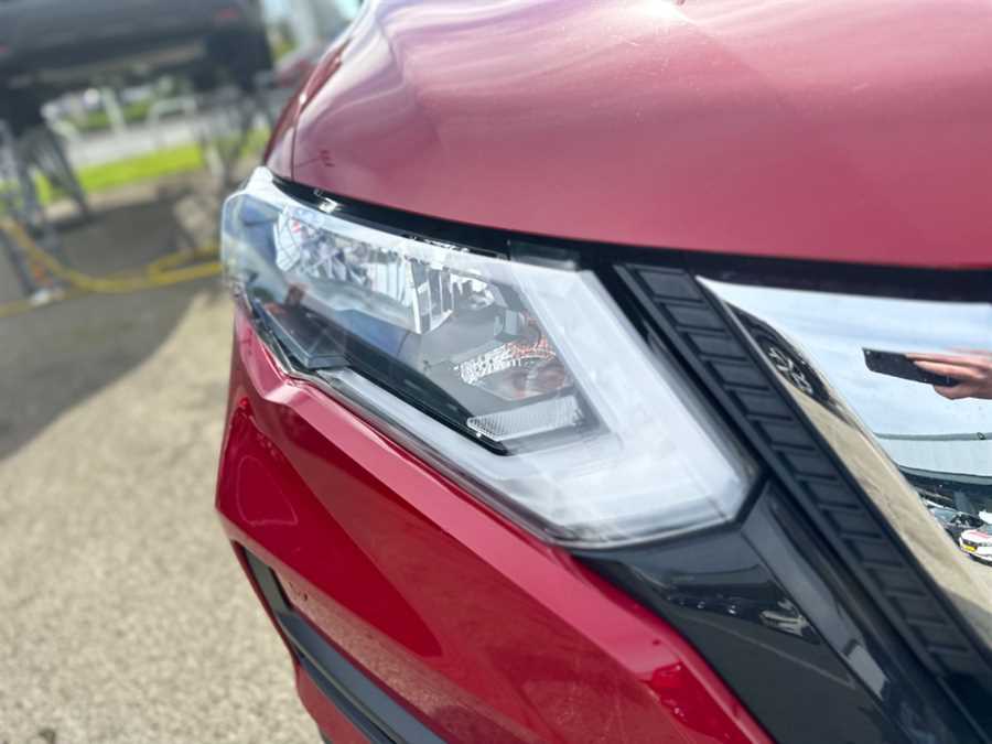 Compare Nissan X-Trail X-trail N-connecta Dig-t MM69RMV Red