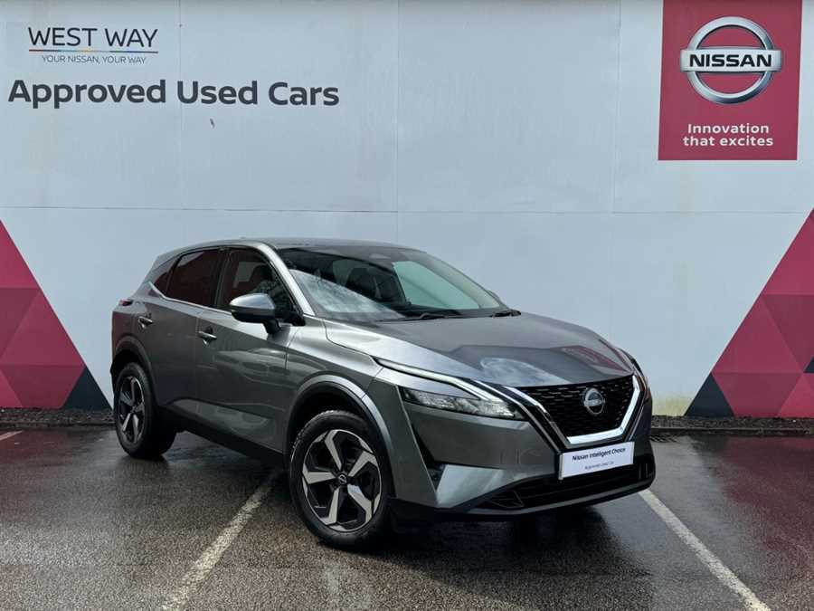 Compare Nissan Qashqai 1.3 Dig-t Mh N-connecta YT72GTY 