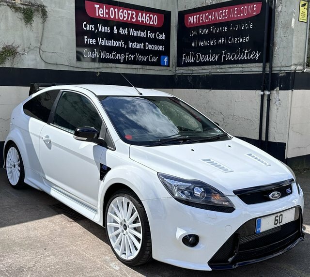 Compare Ford Focus Rs 2.5 300 BV60UKO White