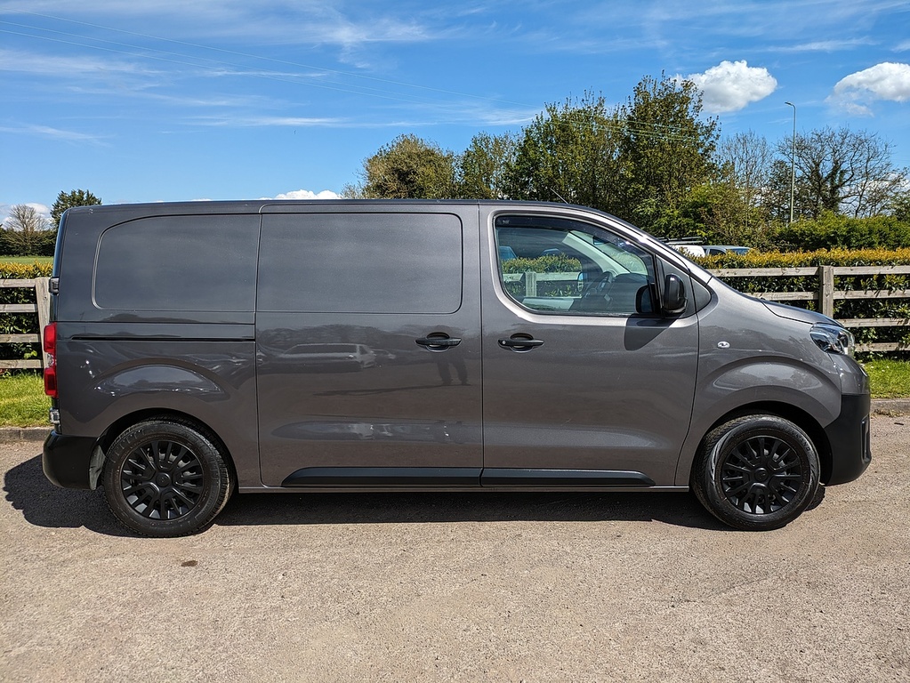 Compare Toyota PROACE D Icon  Grey