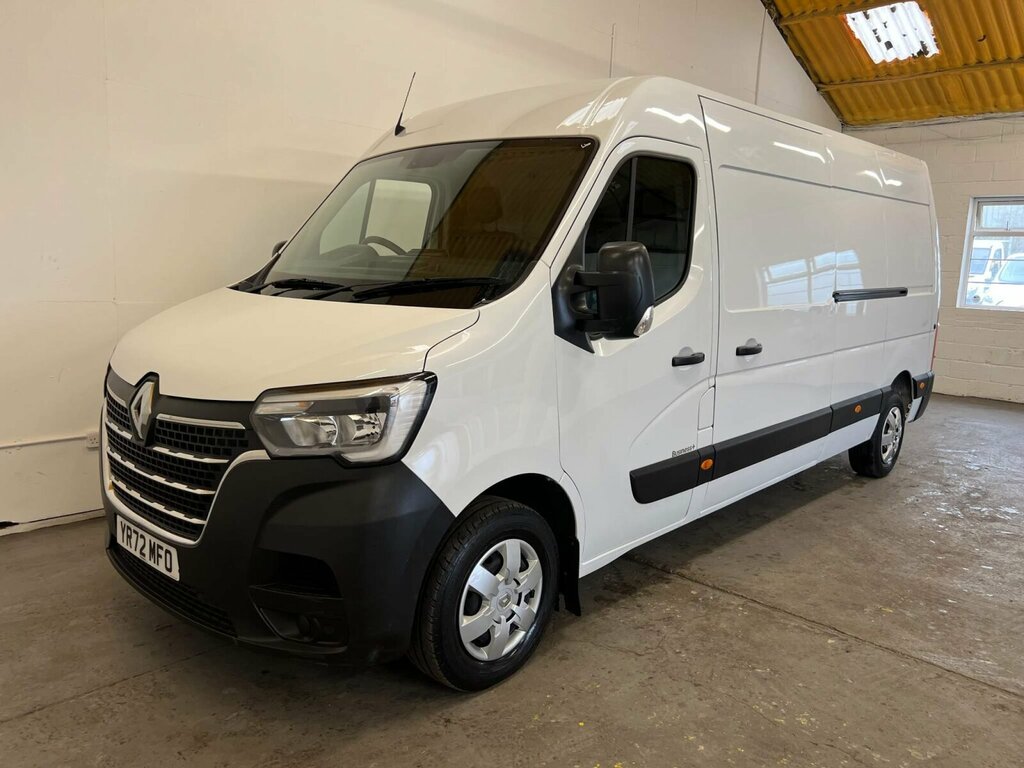 Compare Renault Master 2.3 Dci 35 Business Fwd Lwb Medium Roof Euro 6 YR72MFO White