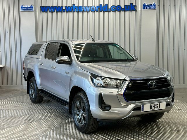 Compare Toyota HILUX 2021 2.4 Icon 4Wd D-4d Dcb 147 Bhp CU71VKG Silver