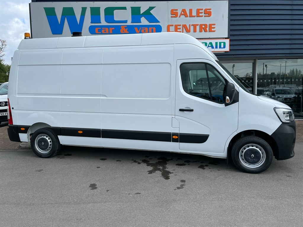 Compare Renault Master 2.3 Dci 35 Business Panel Van Fw MA20CFO White