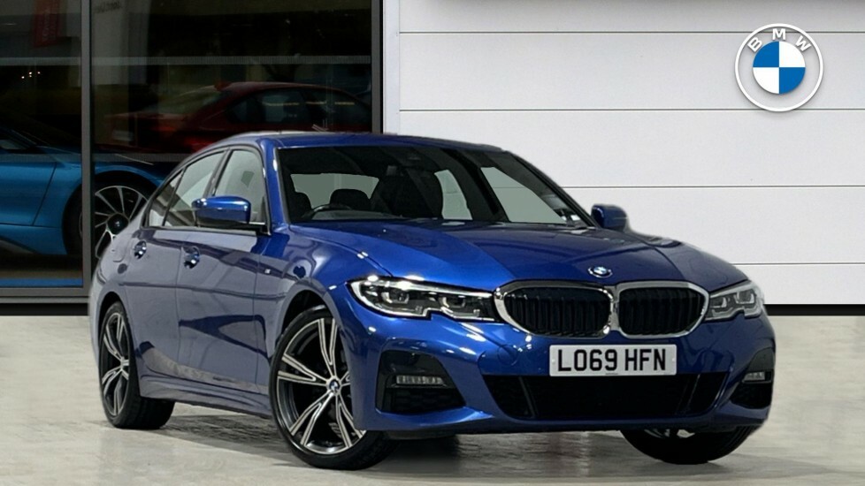 Compare BMW 3 Series 320I M Sport Saloon LO69HFN Blue