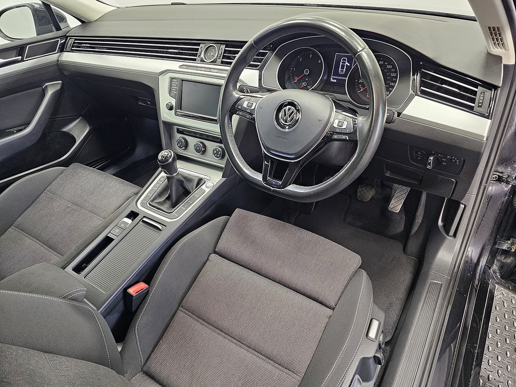 Compare Volkswagen Passat Tdi Bluemotion Tech Se Business YP65RWF Black