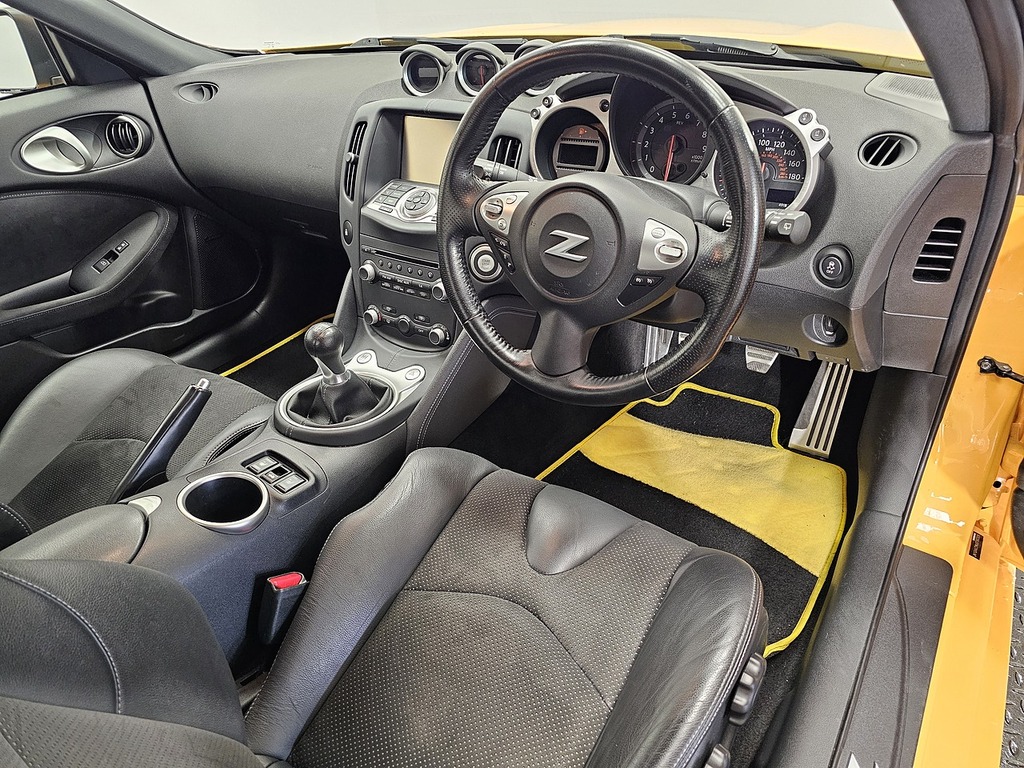 Compare Nissan 370Z V6 Gt SP68SYT Yellow