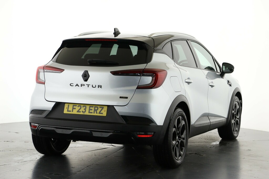 Compare Renault Captur 1.6 E-tech Full LF23ERZ Grey