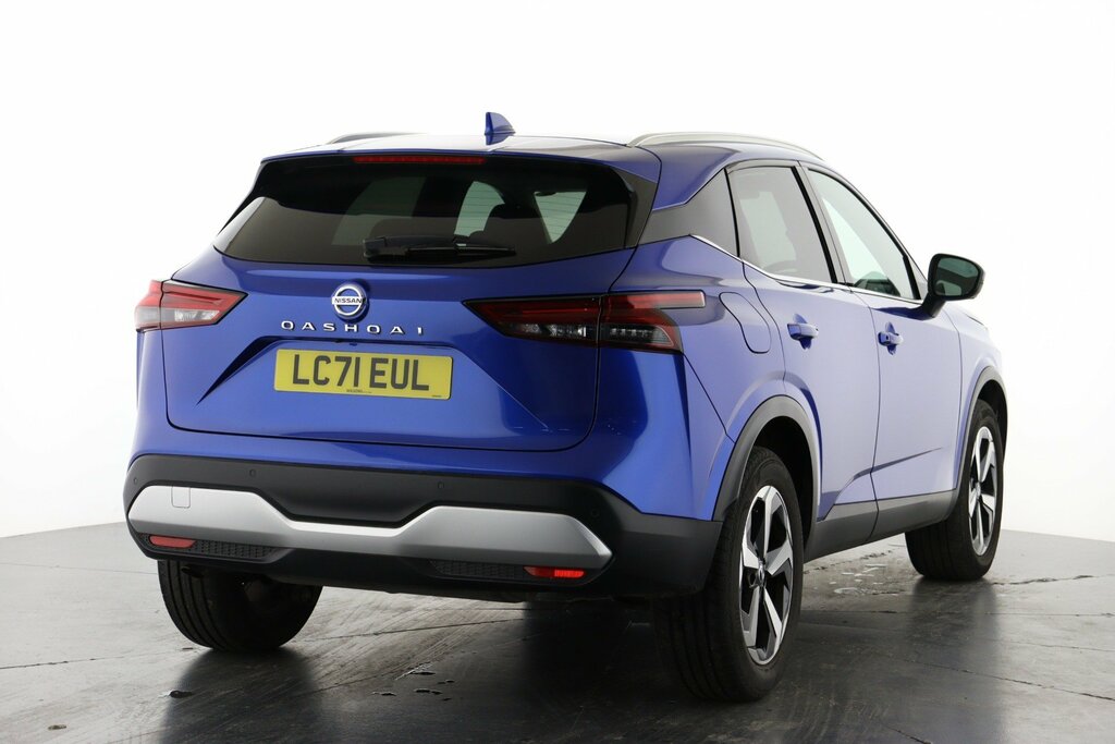 Compare Nissan Qashqai 1.3 Dig-t Mh LC71EUL Blue