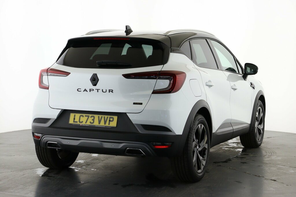 Compare Renault Captur 1.6 E-tech Full LC73VVP White