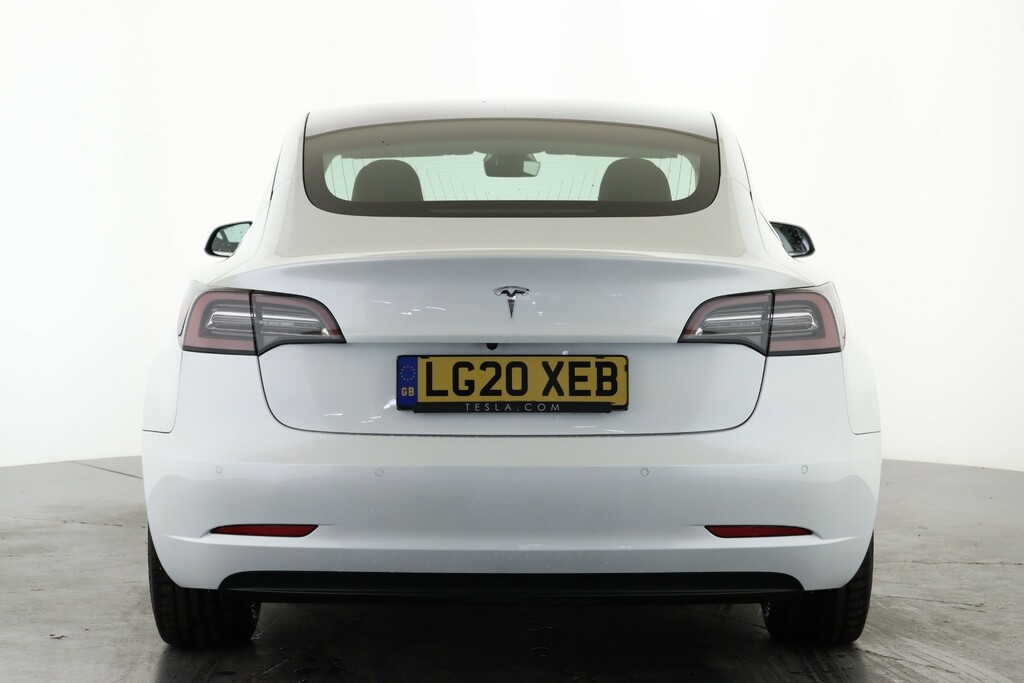 Compare Tesla Model 3 Standard Range Plus LG20XEB White