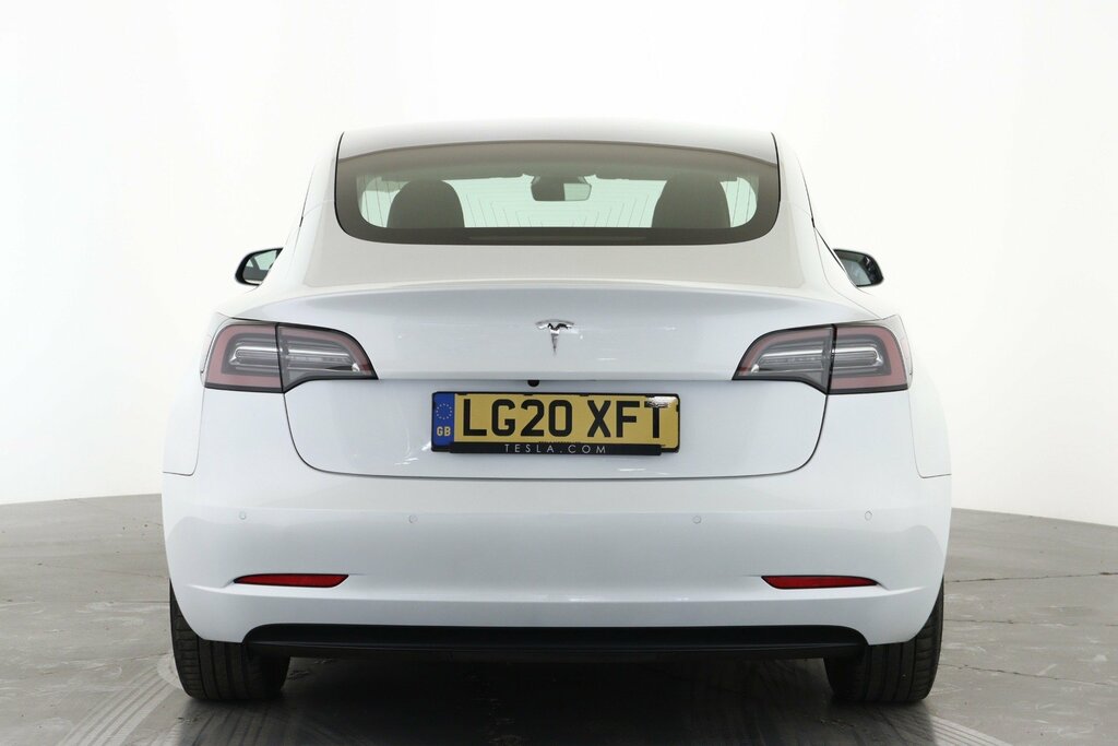 Compare Tesla Model 3 Standard Range Plus LG20XFT White