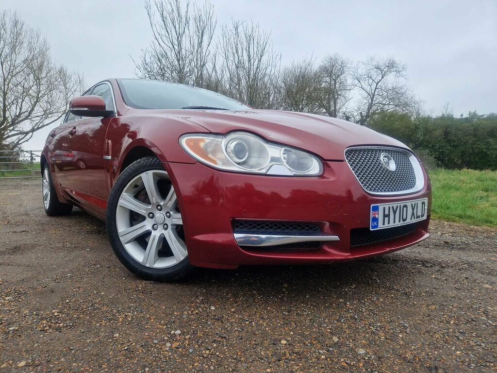 Compare Jaguar XF 3.0D V6 HY10XLD Red