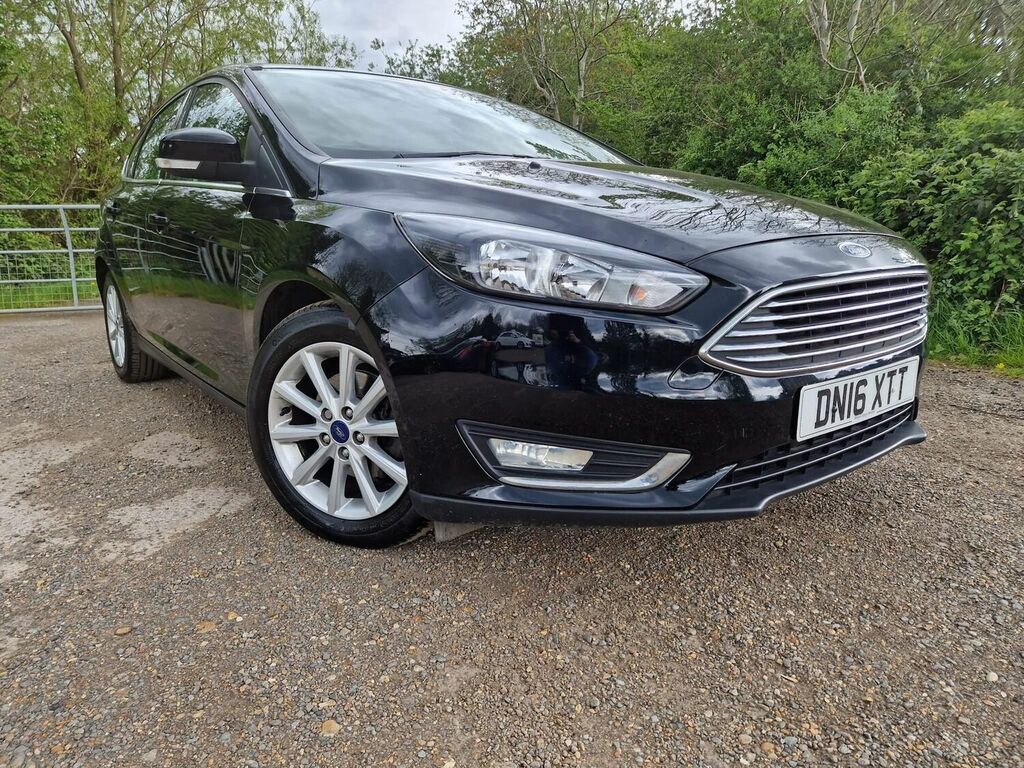 Compare Ford Focus 1.0T Ecoboost DN16XTT Black