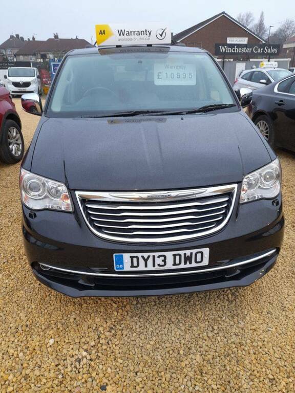 Compare Chrysler Grand Voyager 2.8 178 Crd Limited DY13DWO Black