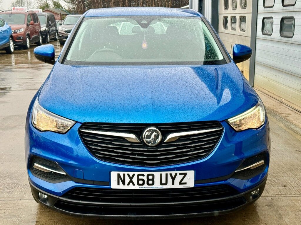 Compare Vauxhall Grandland X X 2018 68 NX68UYZ Blue