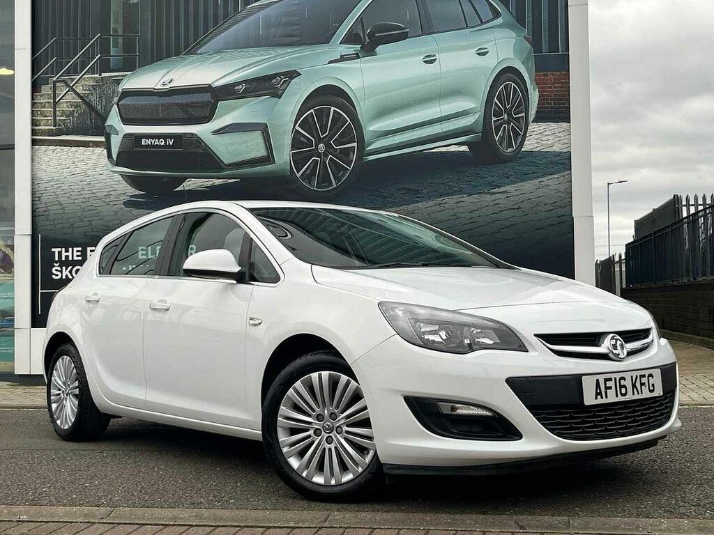 Compare Vauxhall Astra 1.4 Vvt Excite 5-Door Hatchback AF16KFG White