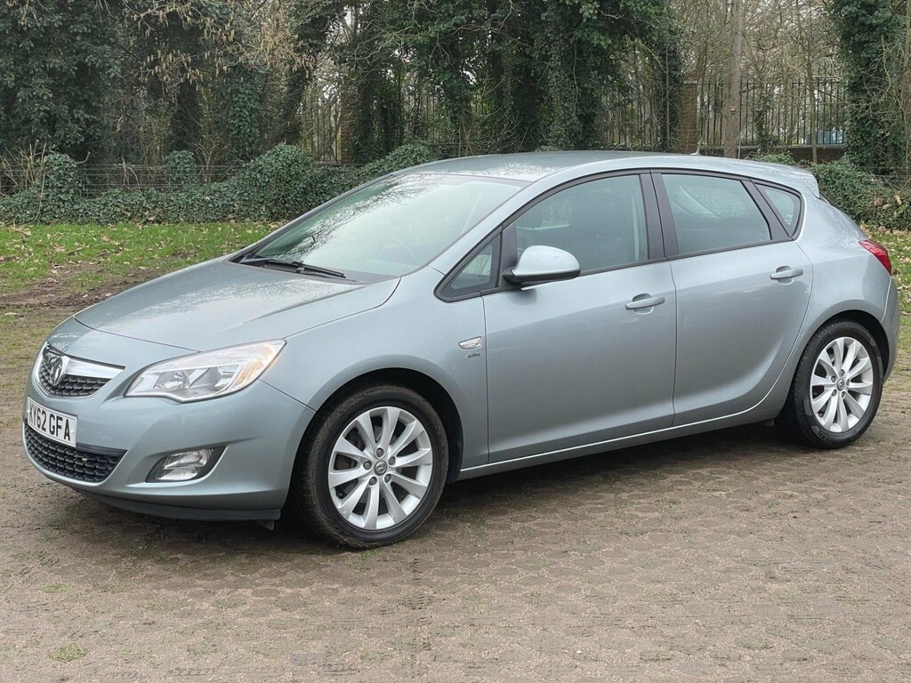 Vauxhall Astra 2012 62 Active Silver #1
