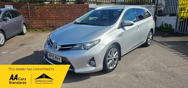 Compare Toyota Auris 1.8 Vvt-h Excel Touring KP15RHY Silver