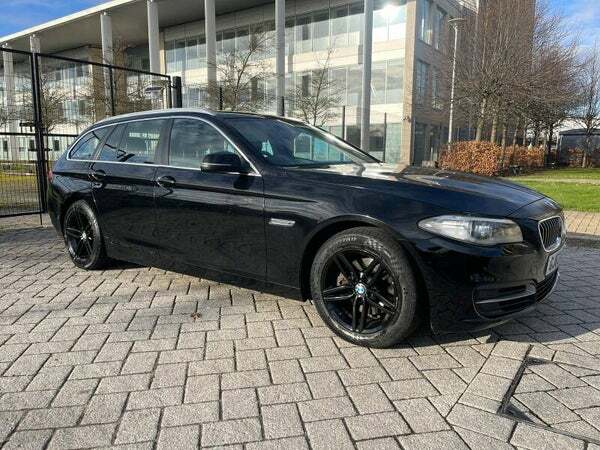 Compare BMW 5 Series Se GJ63UOD Black
