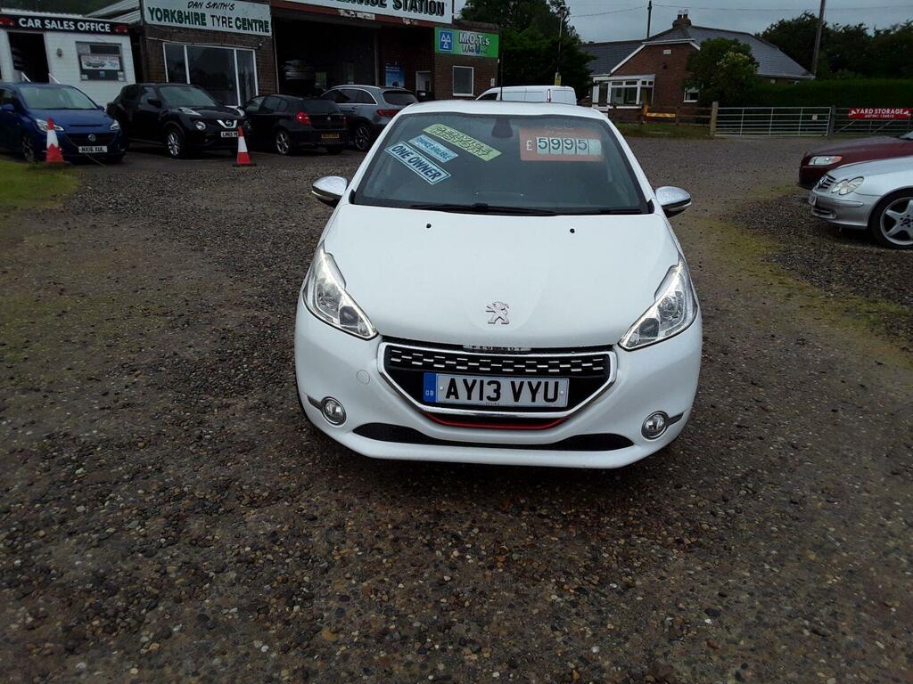 Compare Peugeot 208 Hatchback 1.6 Thp Gti 2013 AY13VYU White