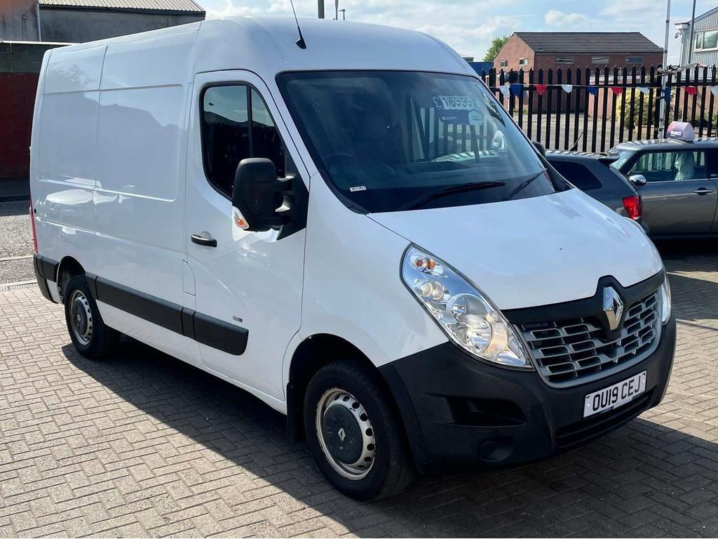 Renault Master Ze 31 33Kwh Business Fwd Swb Medium Roof White #1