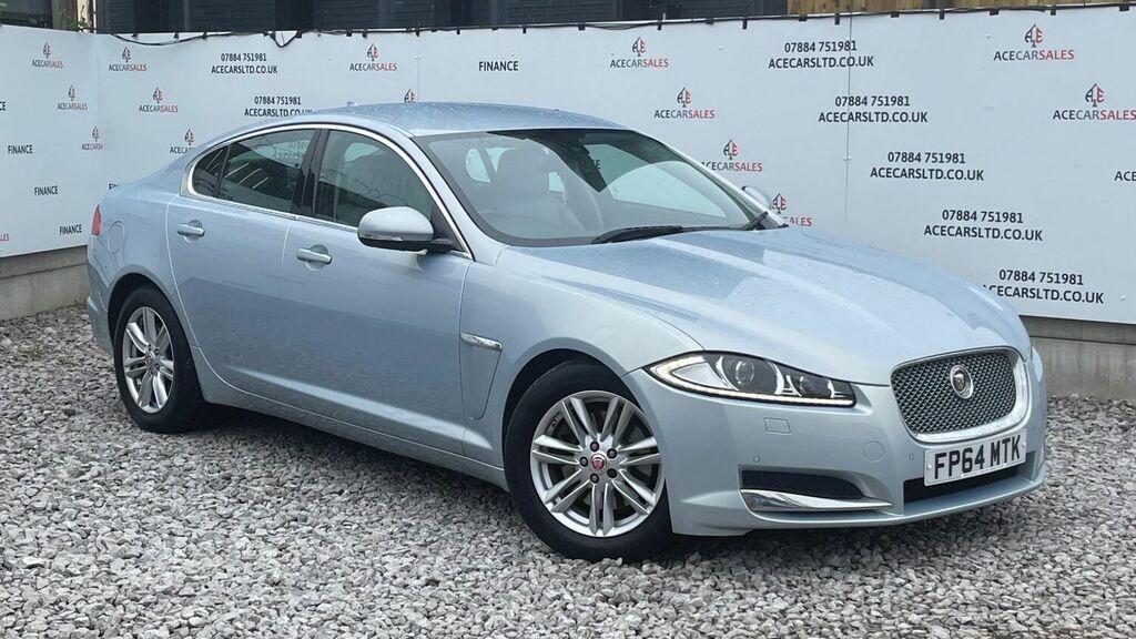 Compare Jaguar XF Saloon 2.2D Luxury Euro 5 Ss 201464 FP64MTK Silver